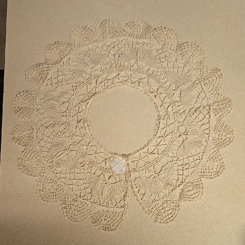Vintage Style beige Lace Collar Butterfly design